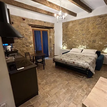 Borgo Di Mezzo